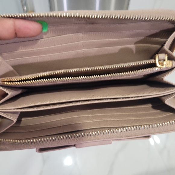 🔹️PRADA🔹️ Saffiano Leather Bow Long Zip Wallet ✨️🩷 - Picture 7 of 12